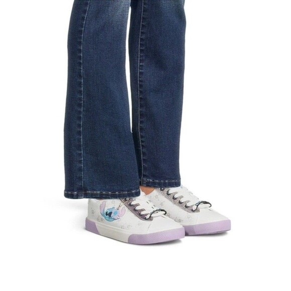 Disney’s Lilo & Stitch Women’s Low Top Lace Up Court Sneakers White Size 6 NWTs - Picture 2 of 12